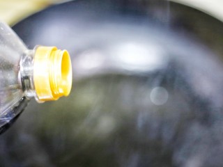 12、清蒸鲍鱼,2勺生抽。