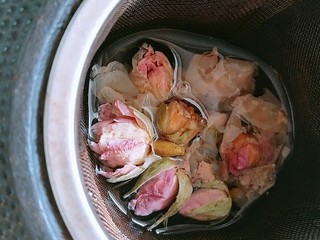 5、春季茶饮，绿茶&玫瑰茉莉茶,加入开水