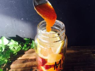 14、美丽的水果饮品,加酱