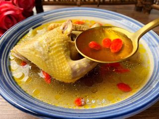 9、滋补鸽子汤,成品图一