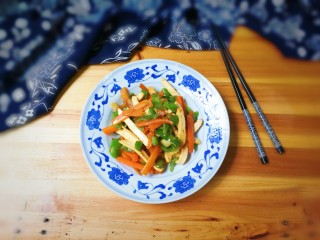 14、蒜香泡椒味干,漂亮美味