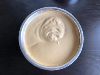 5、红枣糕（全蛋打发）,隔热水打发至纹路不易消失