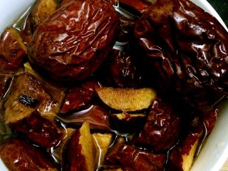 2、红枣粽子,红枣洗净去核儿