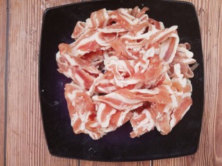 2、羊肉炒香菜,化成如图样