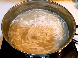 10、羊肉汤面,煮4分钟即可