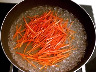 7、韩式石锅拌饭,焯水3分钟