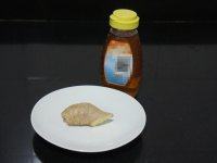 1、蜂蜜生姜茶,原料准备好；