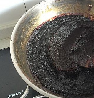 9、纯手工红糖姜枣膏,晾凉，装瓶即可。