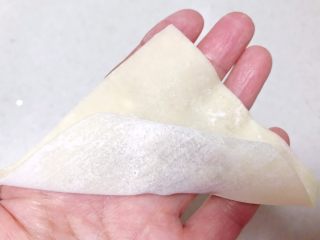 14、重庆红油抄手,从一边卷起来