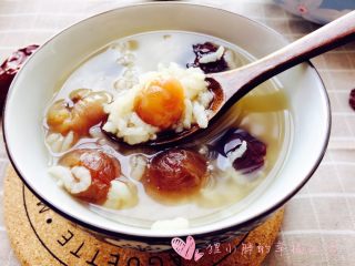 4、桂圆红枣粥,煮好后焖一会，自己做的料足量多