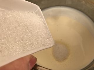 4、萄式蛋挞～经典简易版,加入白糖