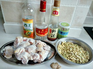 1、黄豆炖猪蹄,所需食材如上