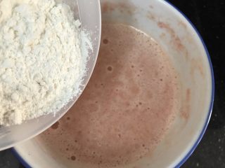 11、蕃茄鸡蛋饼+花生芝麻浆,加入面粉