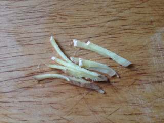 5、茨菇炒蒜苗,生姜切细丝