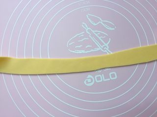 10、招财进宝枣花馍,再做一长条。