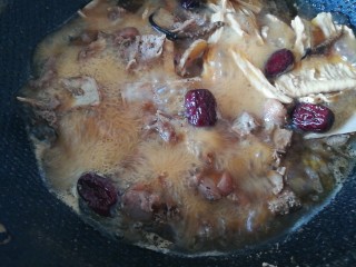 13、夏日滋阴，红糖姜母鸭,大火烧开，煮十五分钟