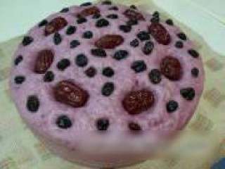 8、紫薯发糕,关火后焖5分钟再取出