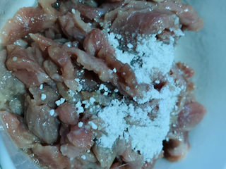 10、芦笋炒肉片,肉片用蚝油,食用油和淀粉腌制;