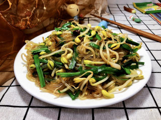 24、豆芽炒粉条,成品