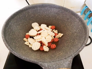 15、清炒山药木耳,加入山药片