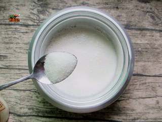 5、红枣大米糕,按照自己的口味加入适量的糖