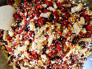 6、五谷杂粮八宝粽,包粽子喽，包的过程忘记拍图片了。