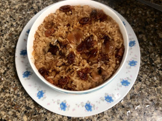 16、红枣红糖糯米饭➕甜美幸福心如蜜,蒸好取出倒扣在平盘中,脱模