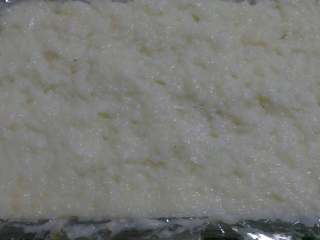 5、红枣山药糕,这一步重复第三步的做法，铺在红枣泥上