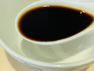 11、清蒸龙利鱼,蒸龙利鱼的时候调下料汁，1勺蒸鱼豉油；