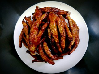 9、虎皮鸡爪,炸至两面金黄有明显干纹路捞出~