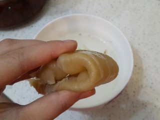 4、养颜圣品胶原满满的花胶冻,小花胶里这个算是蛮厚的、