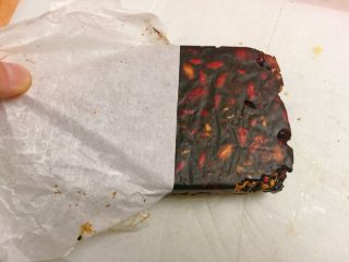 29、阿胶固元膏,冷却定型后可拿出，撕下油纸。