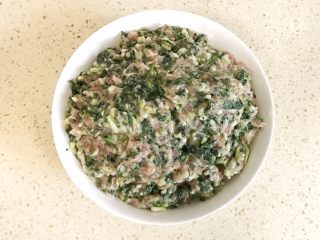 14、#咸味#美味的猪肉荠菜高汤馄饨,一碗馄饨馅儿就调好了