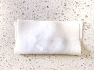 17、#咸味#美味的猪肉荠菜高汤馄饨,两头对折