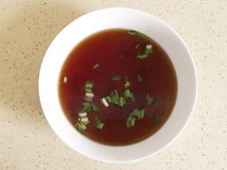 24、#咸味#美味的猪肉荠菜高汤馄饨,用开水冲开，就是一碗美味的高汤了