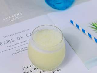 5、蜂蜜生姜萝卜饮,别问我能不能萝卜煮熟了再打就不辣了，我不知道，苑惠清主任医师说的步骤就是上面的步骤。