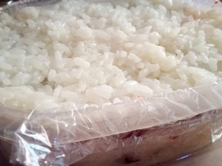 10、传统甜品～糯米切糕,再铺一层糯米