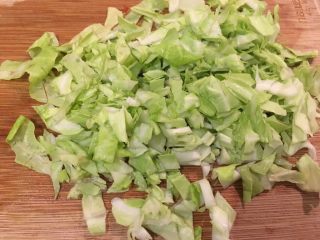 9、培根蔬菜汤,卷心菜切丁