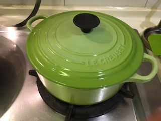 22、培根蔬菜汤,盖起来煮开