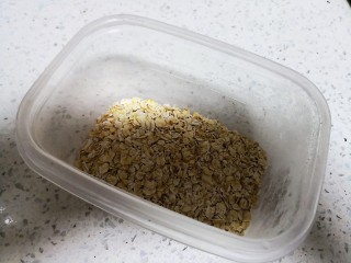 9、健身好搭档香蕉燕麦饼,麦片我用了150克,也可以根据实际情况加减。