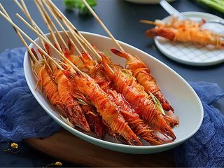 13、私家茄汁金丝虾串,又香又脆的虾串做好了，和家人一起开心的品尝美味吧