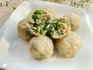 17、糙米薄皮菜团子,外皮非常薄，又柔软又劲道。