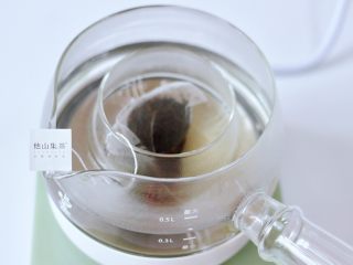 5、玫瑰水果小种红茶,放入他山集小种红茶。