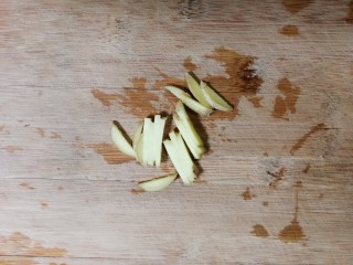 3、青蒜金昌鱼,姜切条