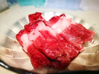 1、海鲜肥牛乌冬面,肥牛解冻