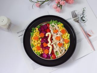 16、鸡胸肉时蔬沙拉,成品一