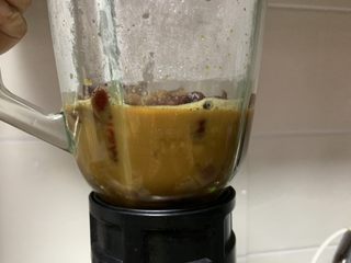 4、红枣蛋糕,打泥