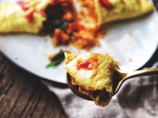19、简单快手零失败的 番茄蛋包饭,来，张嘴~