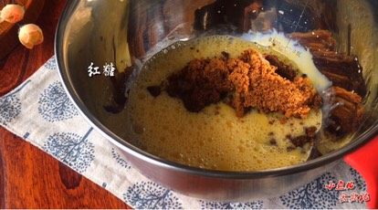 6、《枣仁核桃糕》,加入红糖