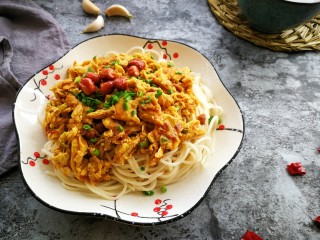 12、#一碗面条#鸡蛋面（黄豆酱版）,成品。在配碗煮面条的汤喝。